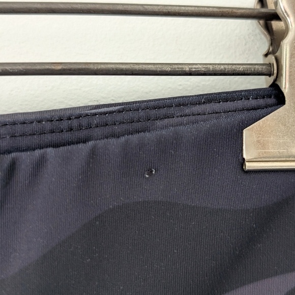 LOLË High-waisted Black Camouflage Leggings In Size Small - Picture 6 of 8